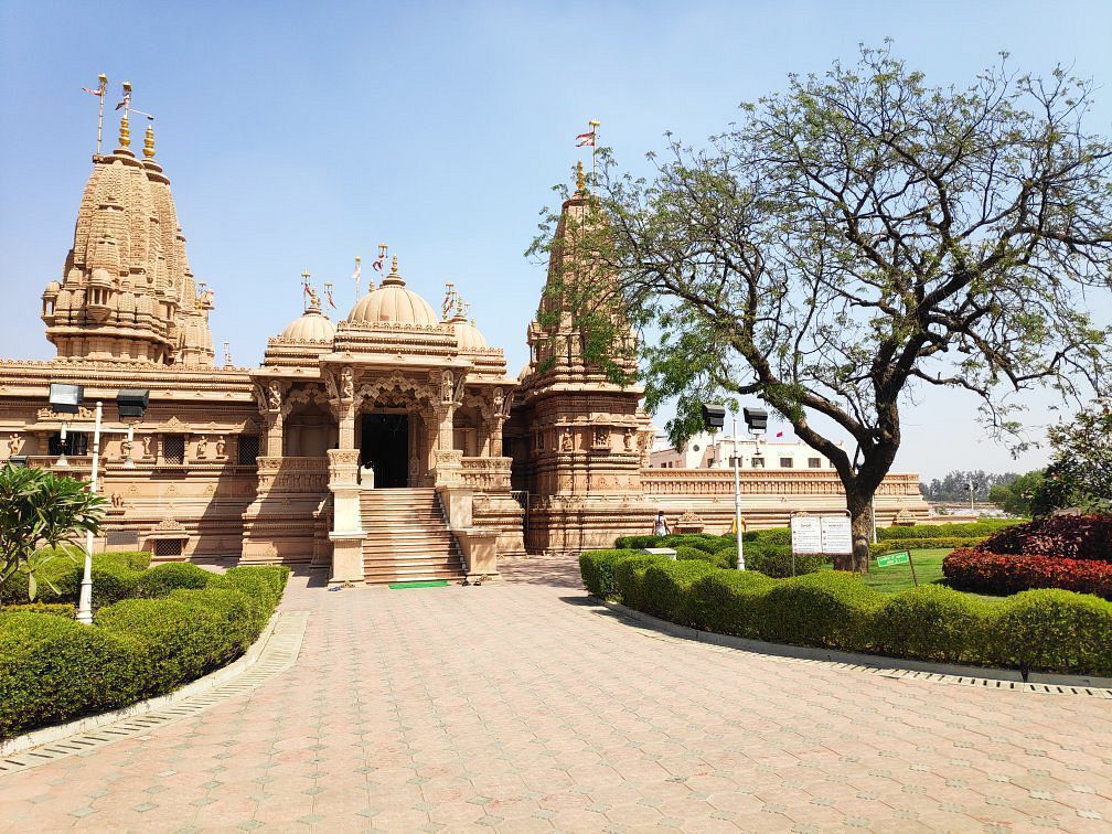 Narayan Sarovar Temple