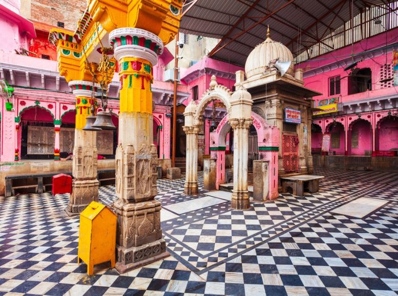 Dwarkadhish Temple, Mathura, Xplro