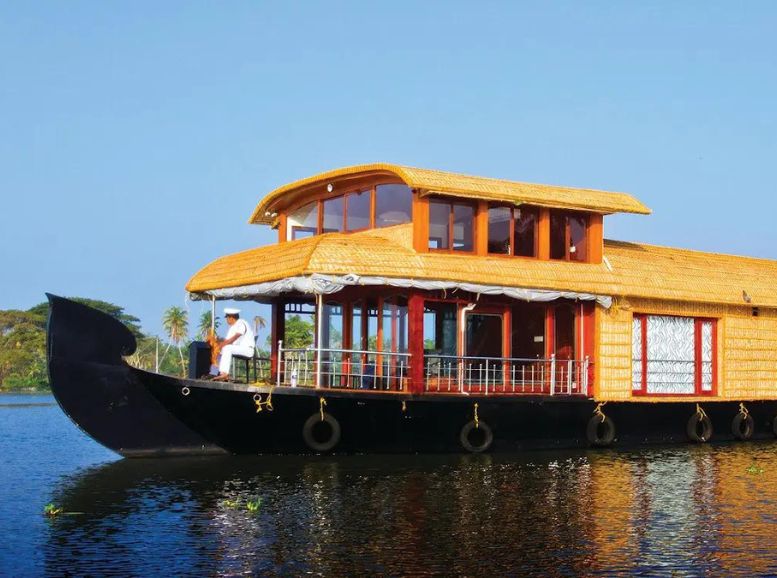 Houseboat Cruises Kumarakom, Xplro, Kerala 