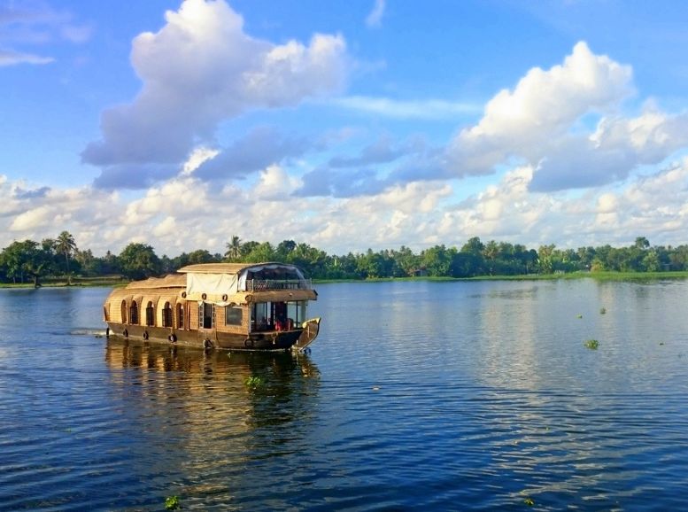 Vembanad Lake Kumarakom, Xplro, Kerala
