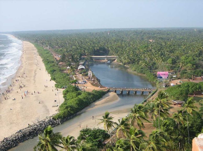 Payyambalam Beach, Kannur, Kerala, Xplro