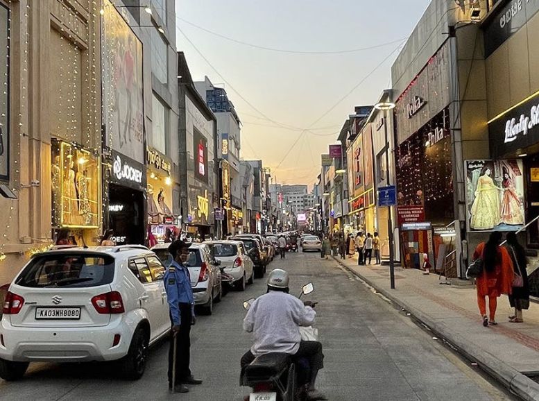 Commercial Street, Banglore, Xplro, Karnataka