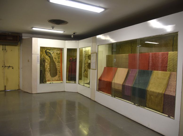 Textile and Costume Collection Salar Jung Museum in Hyderabad, Xplro, Telangana