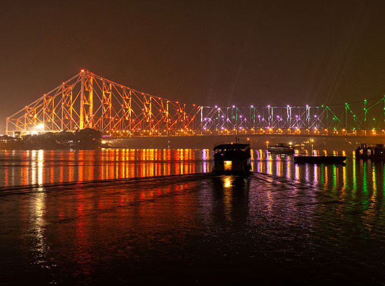Evening Light Show Howrah Bridge, Xplro, West Bengal
