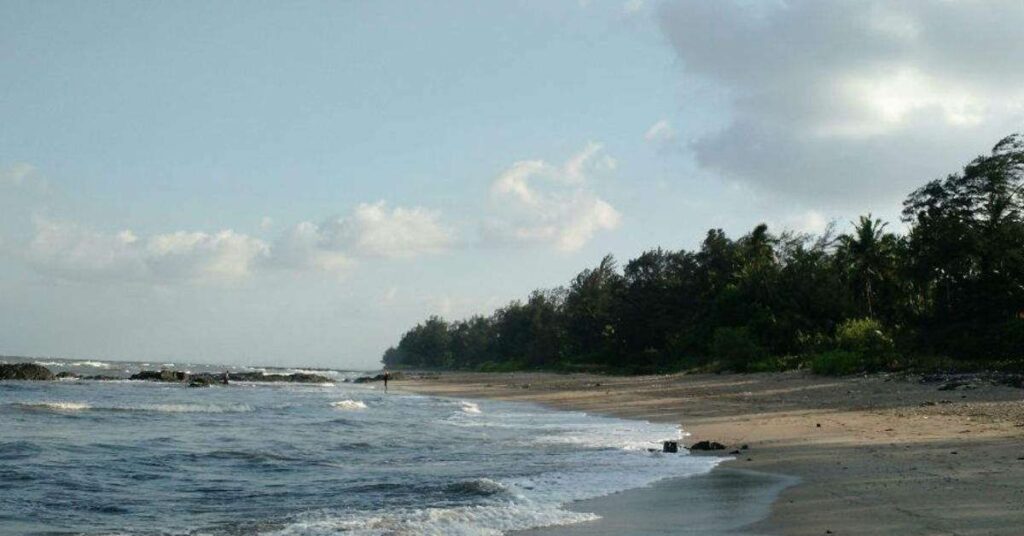 Kihim Beach, Alibaug, Xplro