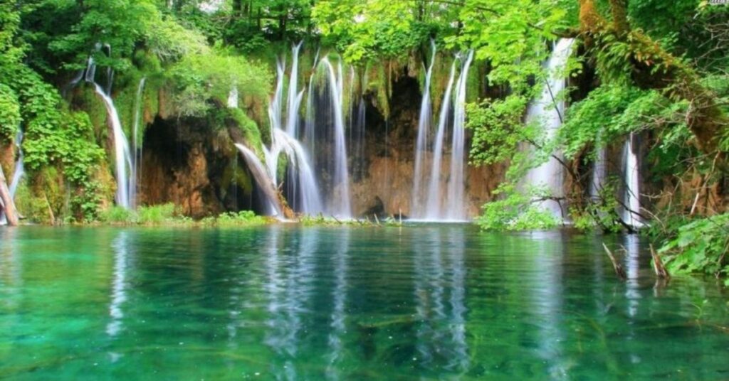Lavasa Waterfall, Xplro