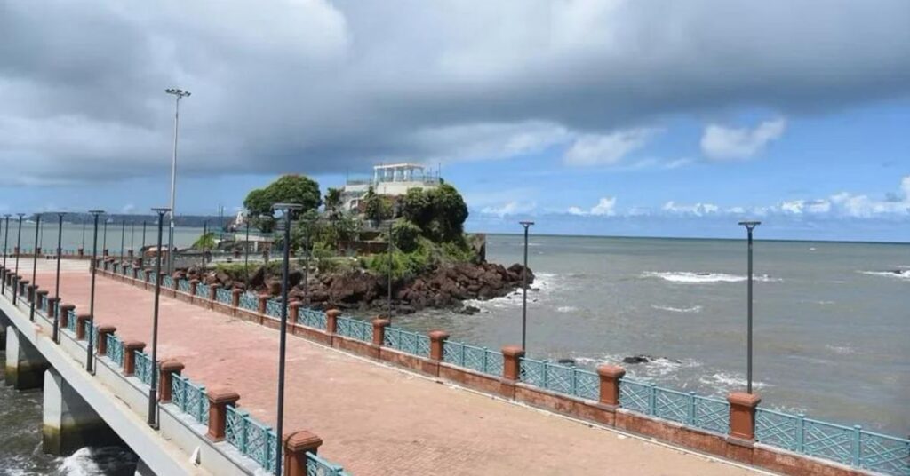 Dona Paula Jetty Paula Beach, Goa, Xplro