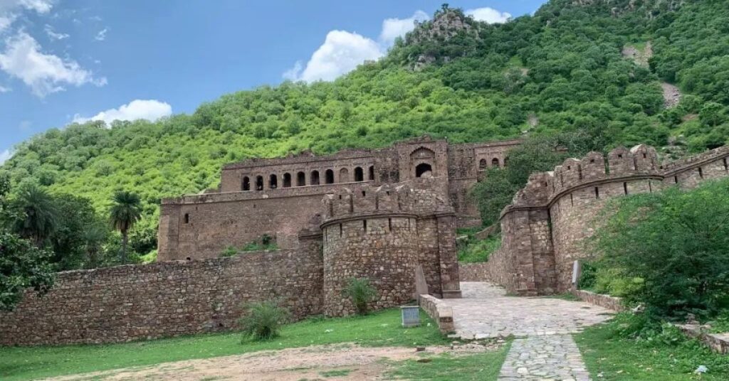 Bandhavgarh Fort, madhya pradesh, Xplro