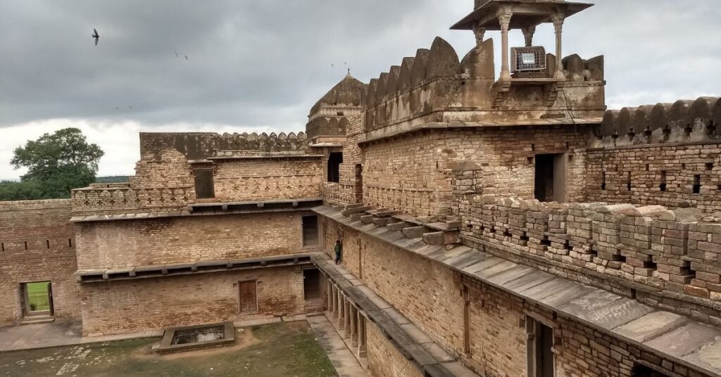 Chanderi Fort, Xplro, Madhya Pradesh