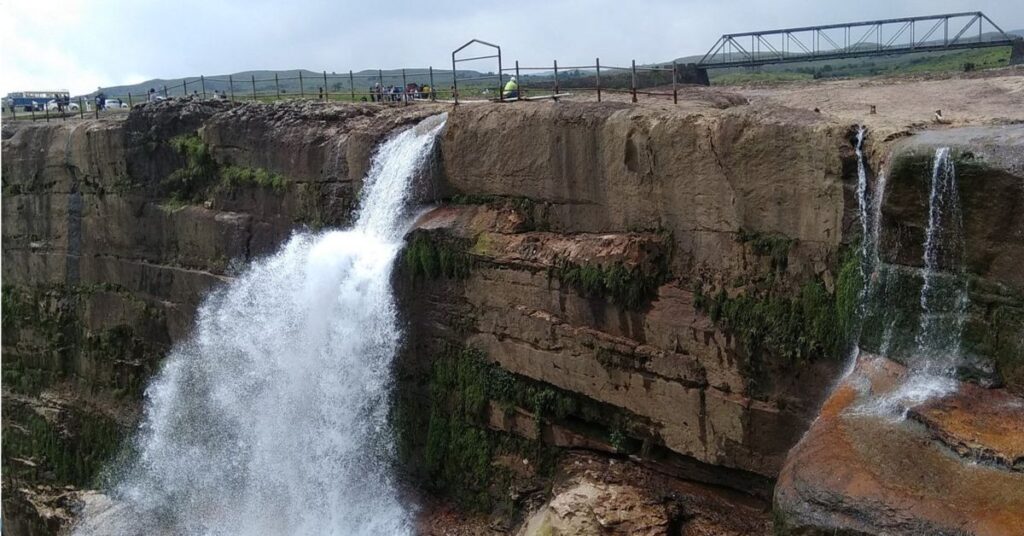 Dainthlen Falls meghalaya, Xplro