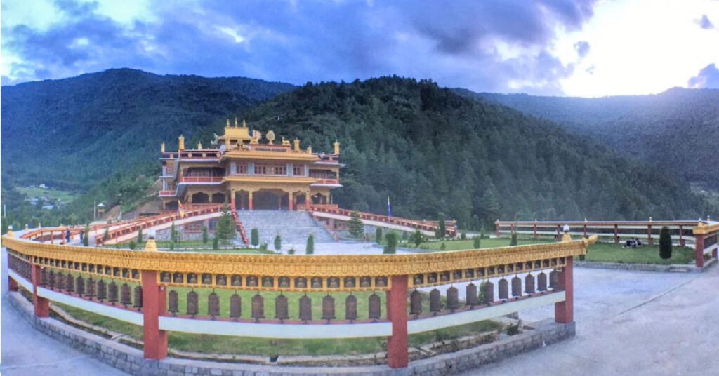 dirang monastery, Xplro