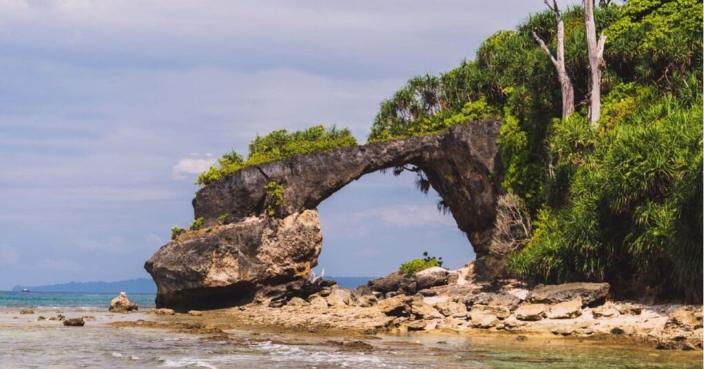 Natural Bridge Neil Island, Xplro