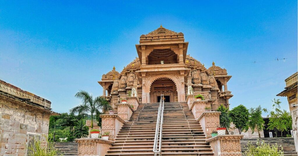 Architectural Splendor, Shantinath Jain Temple, Xplro