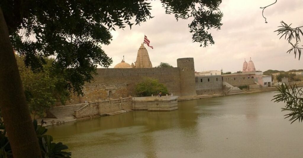 Narayan Sarovar Temple Sacred Pond, Dadra nagar haveli, Xplro