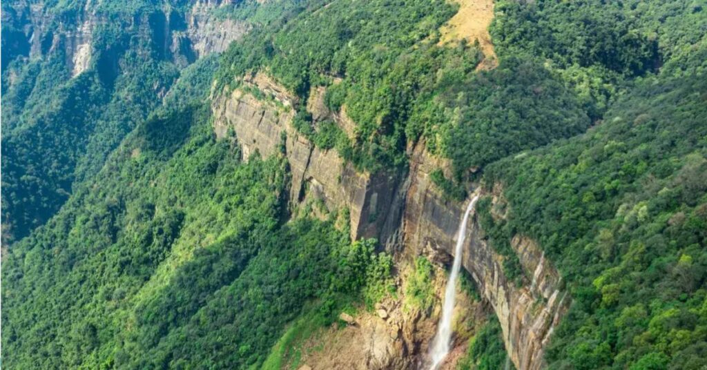 nohkalikai falls cherrapunji meghalaya, Xplro