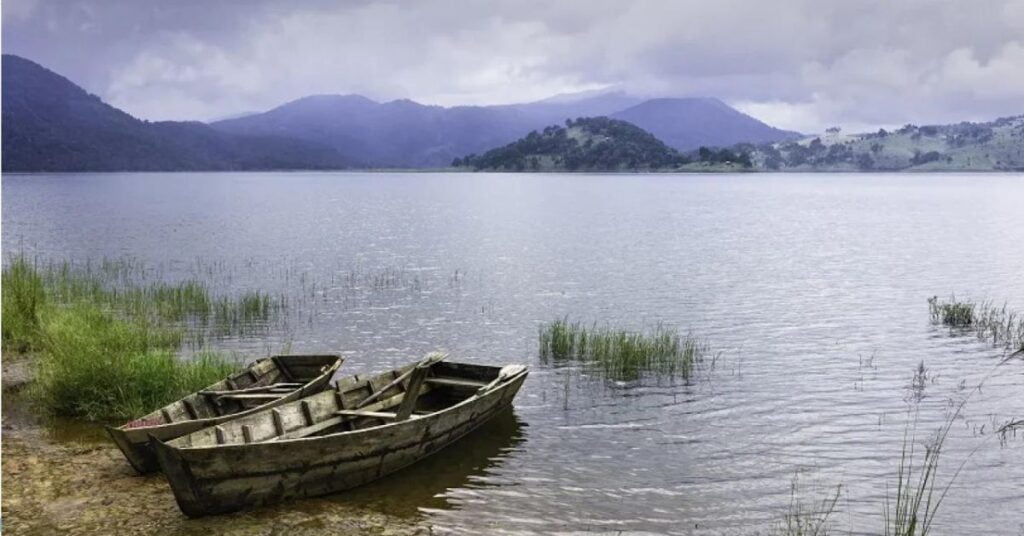 boating at Umiam Lake, Meghalaya, Xplro