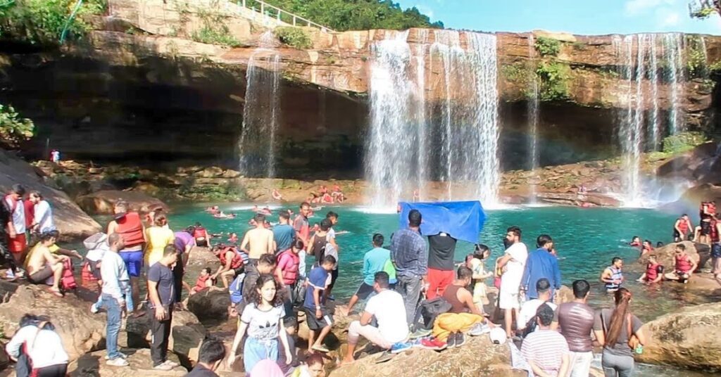 Picnicking at krang suri falls meghalaya, Xplro