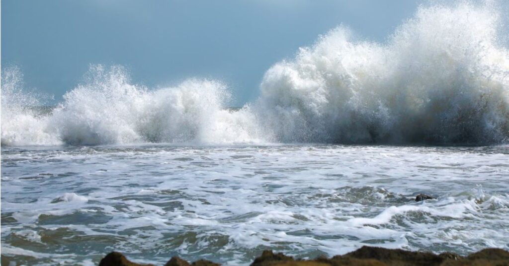 Vanakbara Beach, diu daman, Xplro