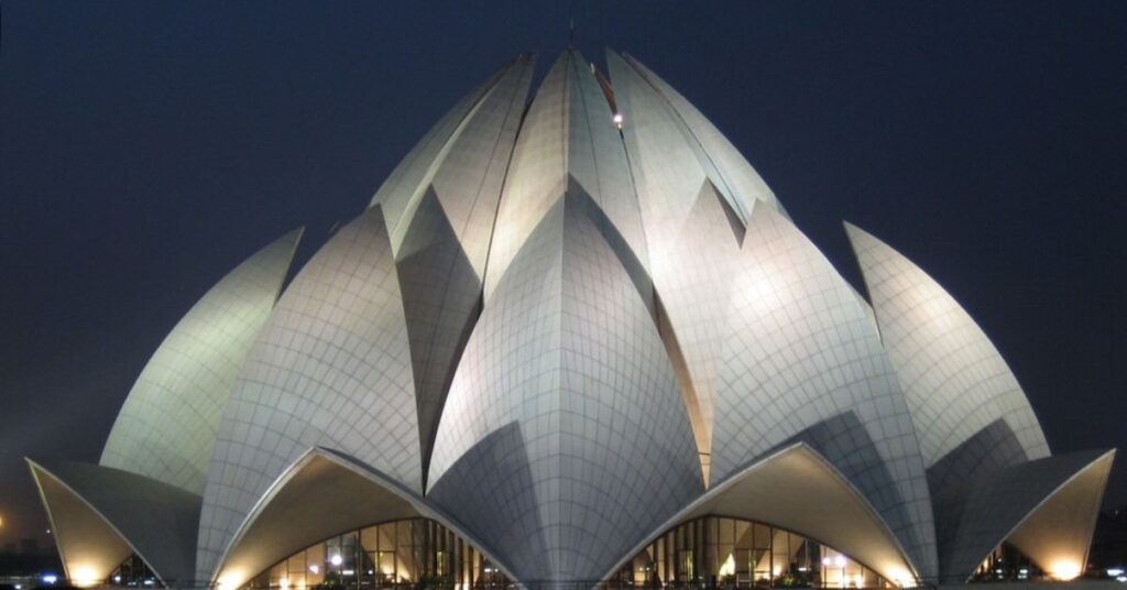 the Lotus Temple Travel guide : Delhi’s Popular Architectural Marvel