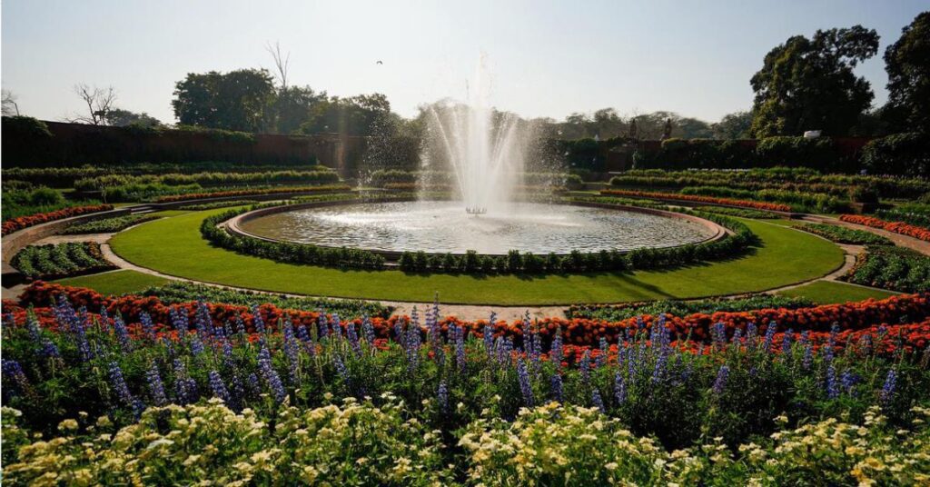 Mughal Gardens, Rashtrapati Bhavan, Delhi, Xplro