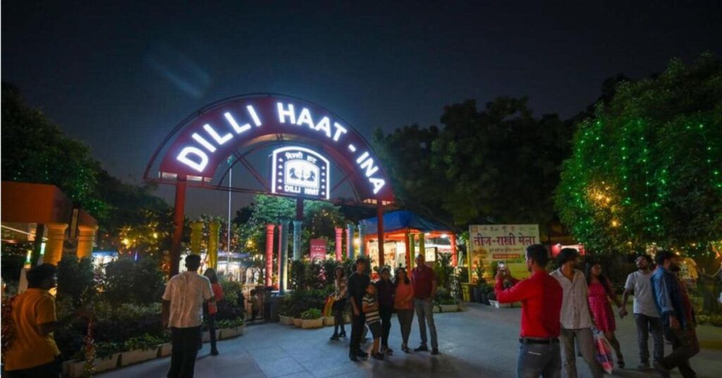 Dilli Haat: Delhi’s Vibrant Open-Air Market Experience