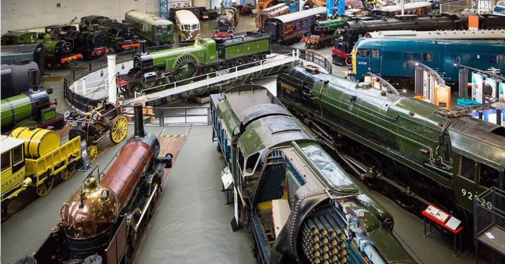 Indoor Galleries, National Rail Museum, Delhi, Xplro