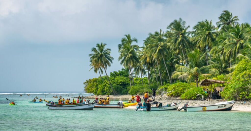 Kalpeni Beach, Xplro