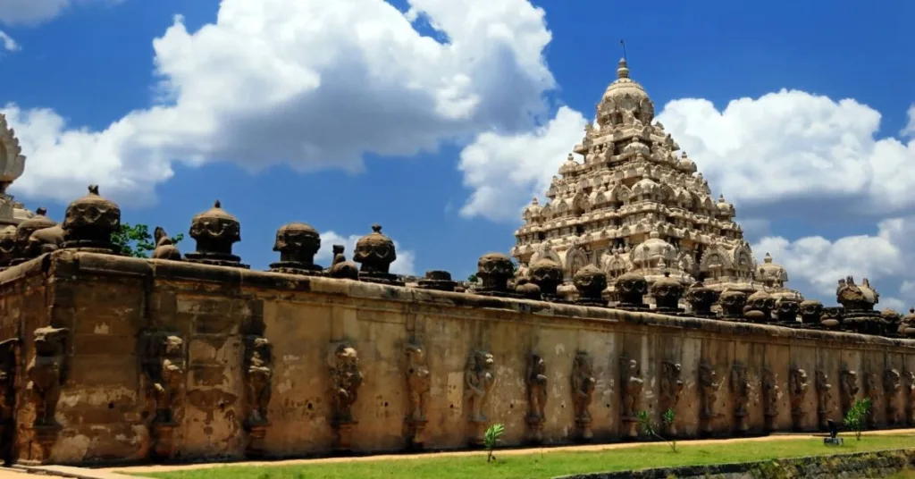 Ornate Mandapams, varadaraja Perumal Temple, Puducherry, Xplro