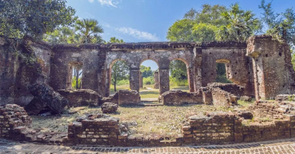 Ancient Roman Ruins, Arikamedu, Puducherry, Xplro