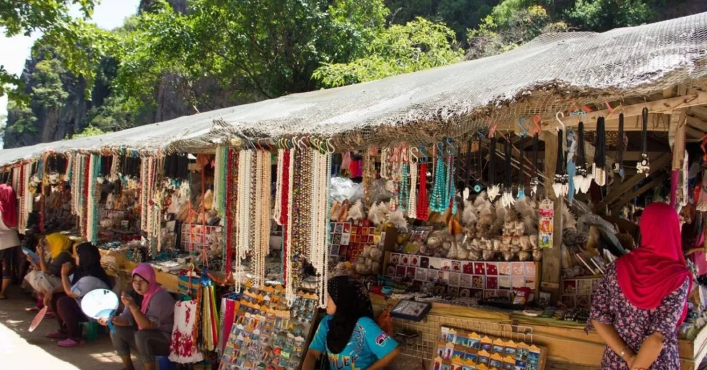 Local Craft Stalls, Havelock Island Beach, Xplro