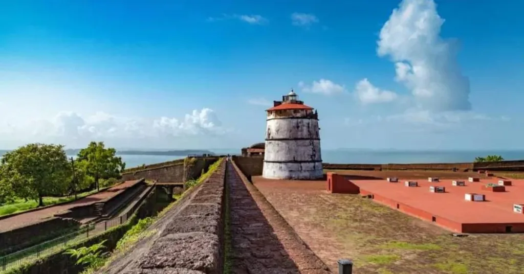 Miramar Beach Lighthouse, Xplro