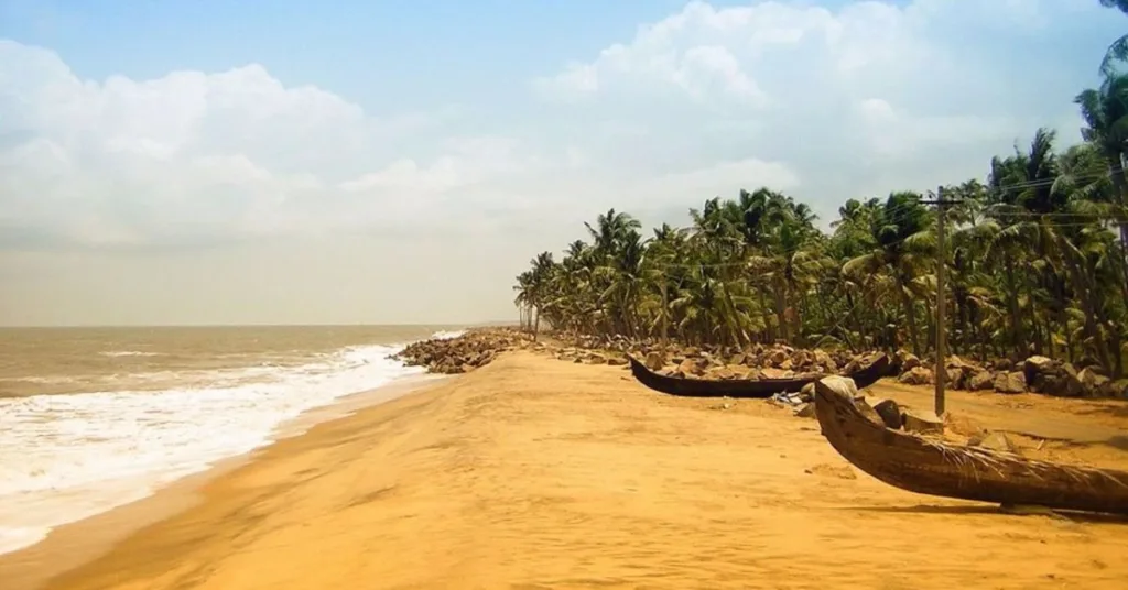 Vypin Island Beach, islands in India, Xplro