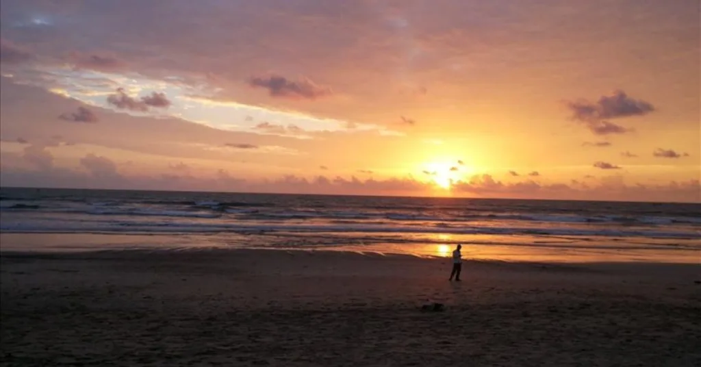 Ganpatipule Beach Sunset Views, Xplro