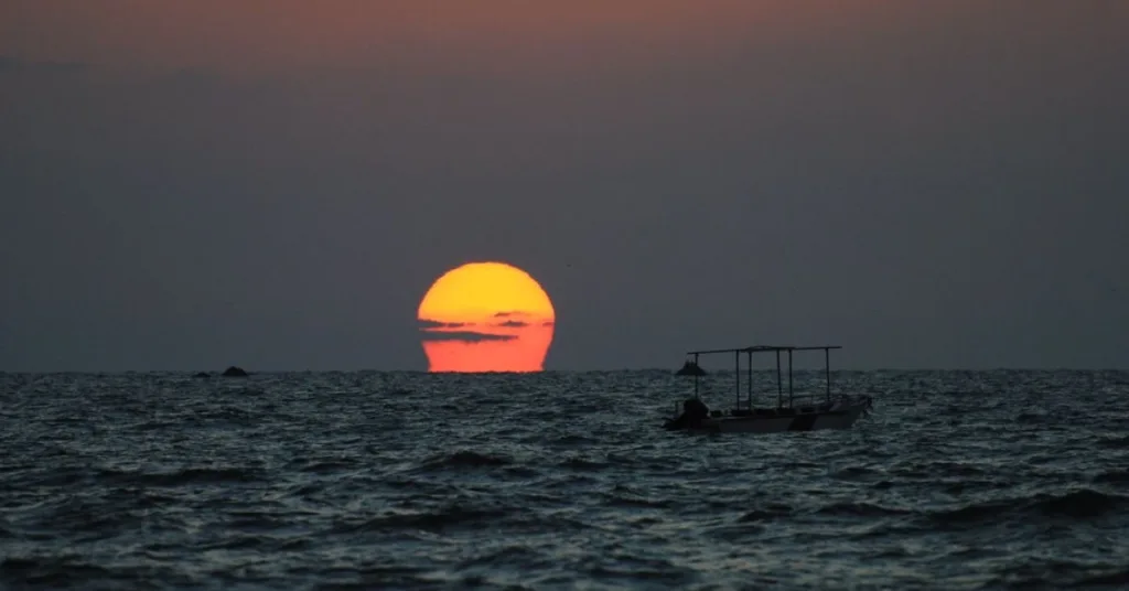 Malpe Beach  Sunset Views, Xplro