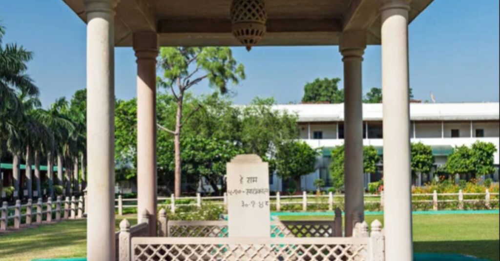 The Martyr’s Memorial, Gandhi Smriti, Delhi, Xplro