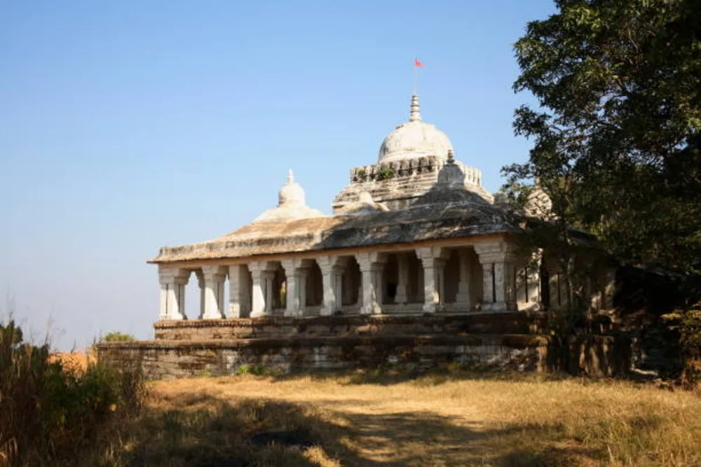 Bandhavgarh Fort: Discover the Majestic History of India in 7 Fascinating Steps