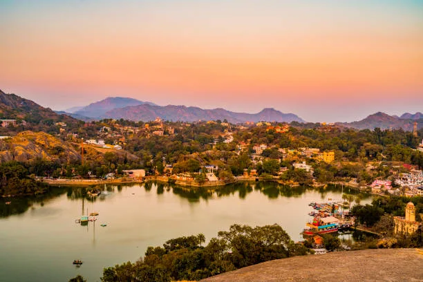 Discover the Top 7 Attractions of Mount Abu: Rajasthan’s Hill Retreat