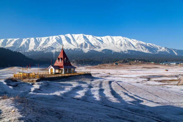 Attractions in Gulmarg: Discover the 10 Best Places to Visit in Kashmir’s Winter Wonderland