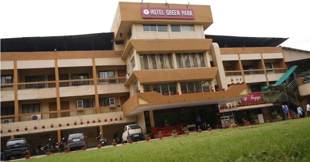 Hotel Greenpark akola, mirzapur road, Xplro