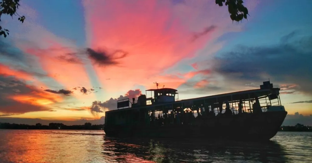 Ganges River Cruise, Xplro