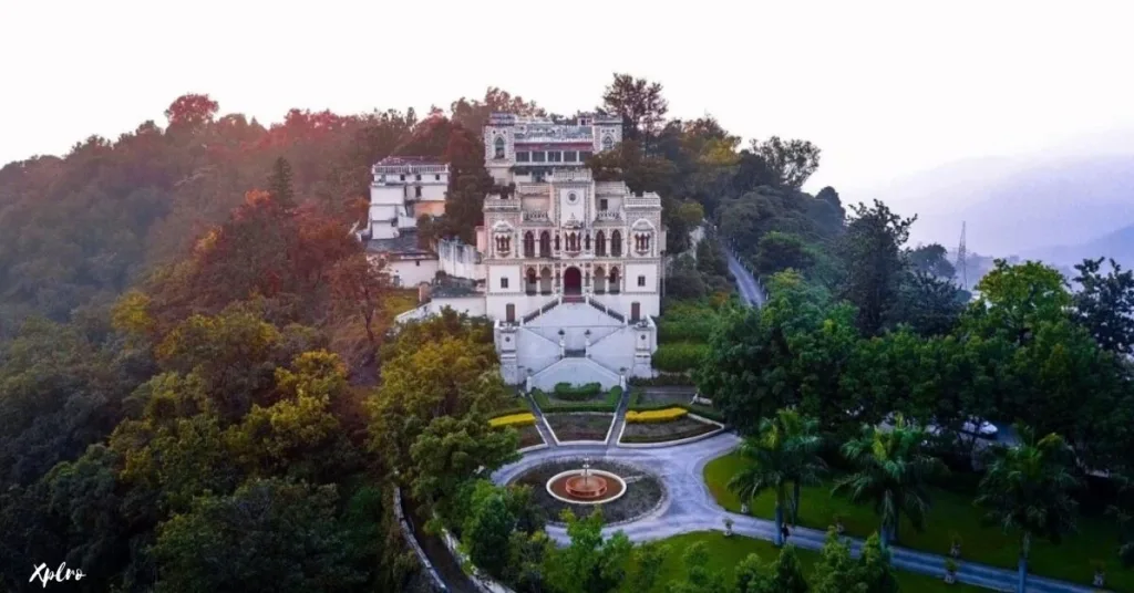 Ananda in the Himalayas, Xplro