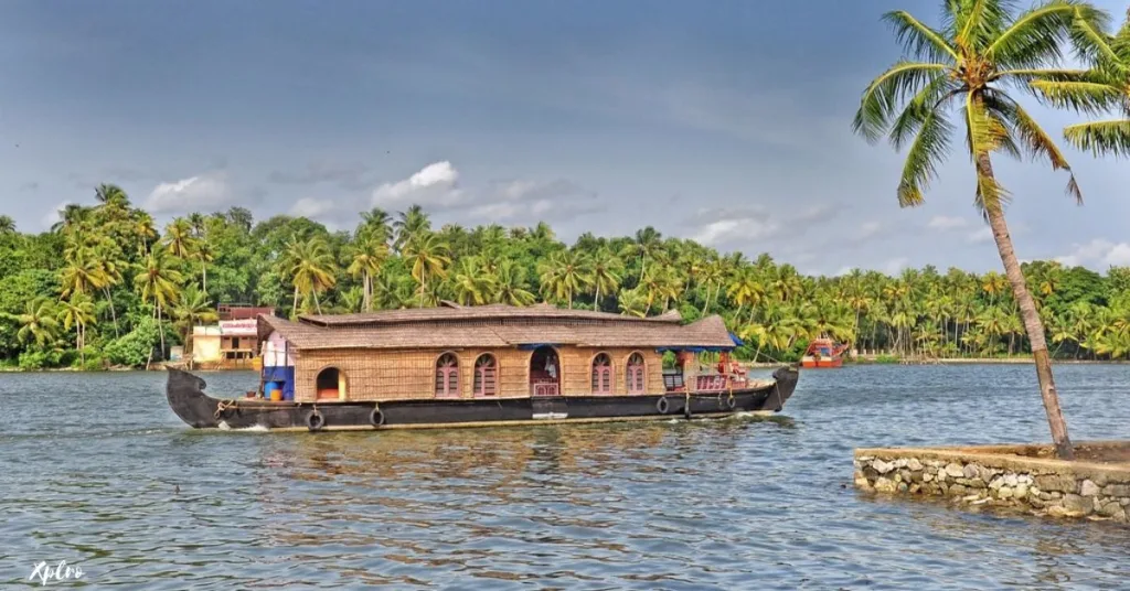 Ashtamudi Lake Houseboat Cruise, Kerala, Xplro