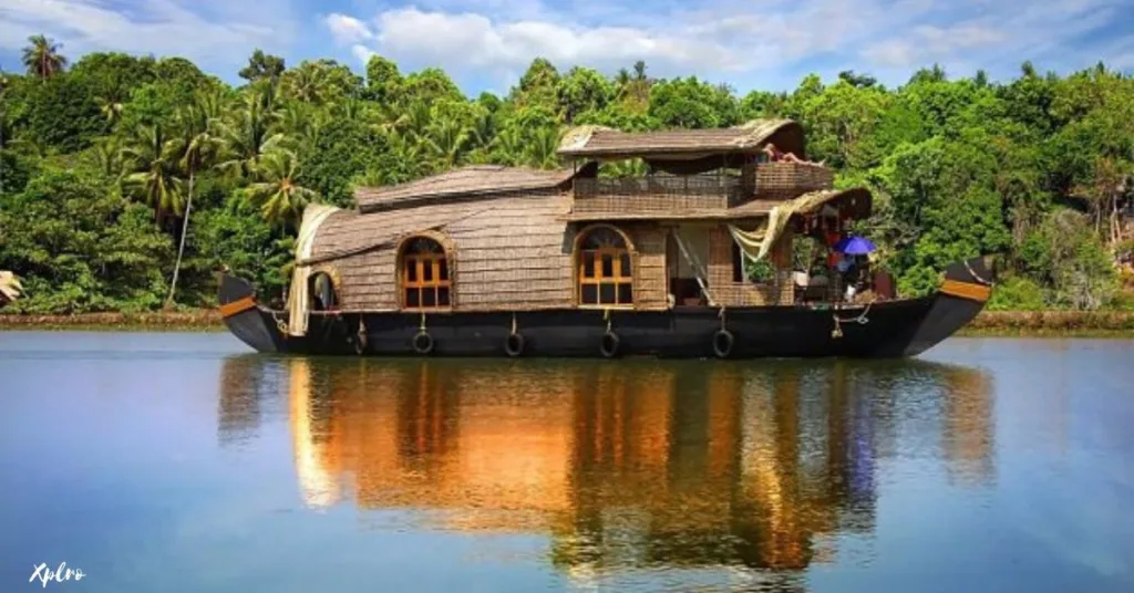 Backwater Houseboat Cruising, Xplro