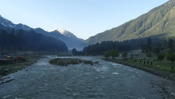 Top 10 Attractions in Pahalgam: A Nature Lover's Paradise for an Unforgettable Experience