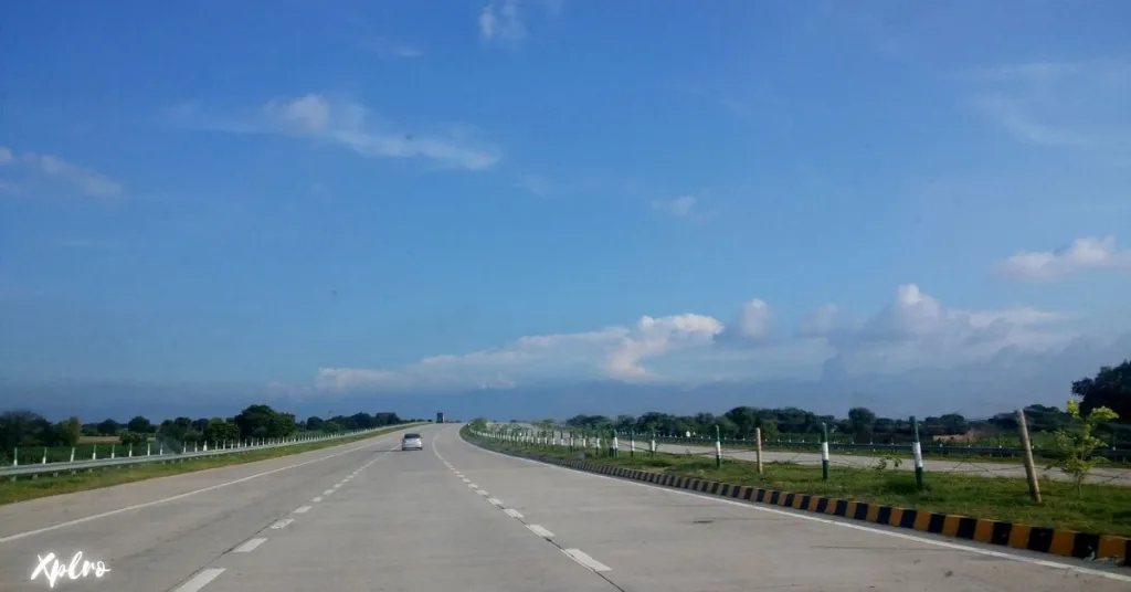 Delhi to Agra via Yamuna Expressway: October to March, Xplro