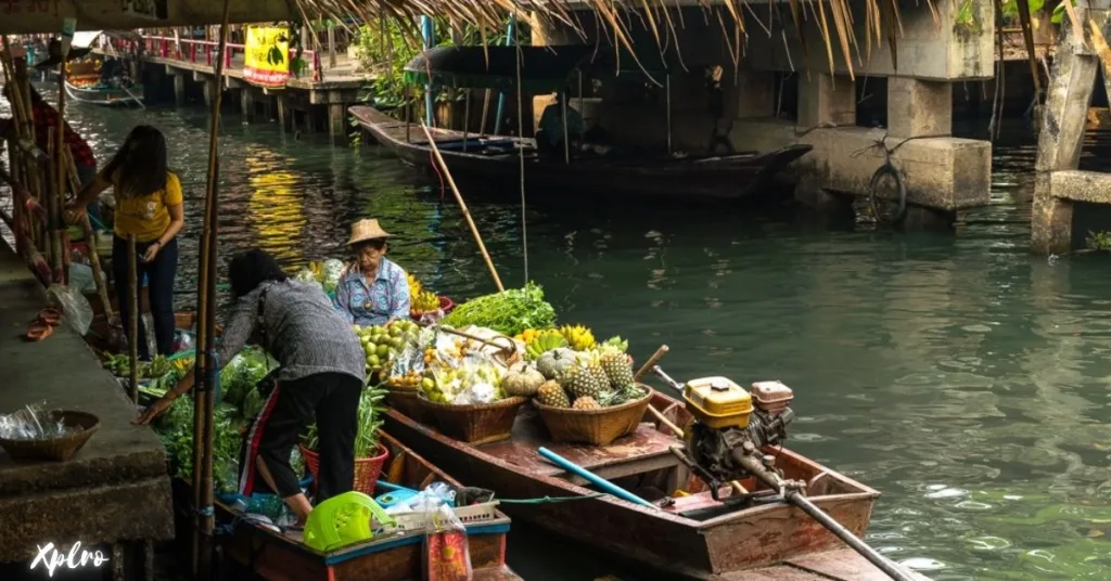 Khlong Lat Mayom Floating Market, Xplro