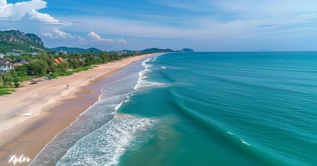 Hua Hin Beach, Hua Hin, Xplro