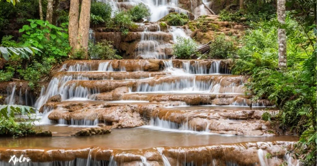 Pha Charoen Waterfall, Tak, Xplro