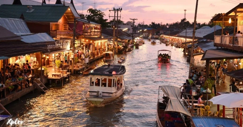 Amphawa Floating Market, Xplro