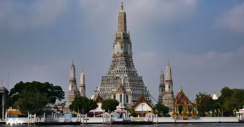 Wat Arun (The Temple of Dawn), Xplro